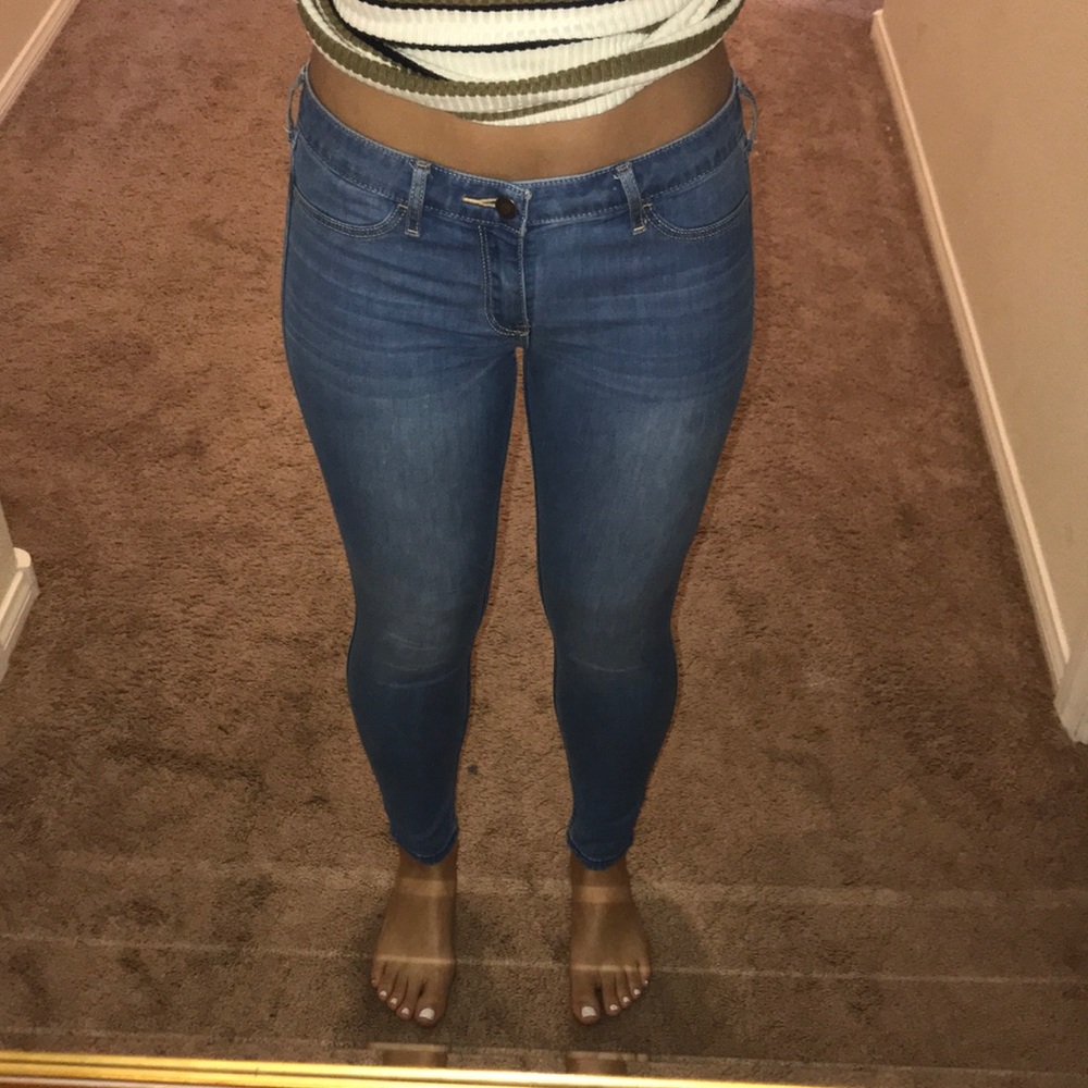 Hollister Short Skinny Jeans
